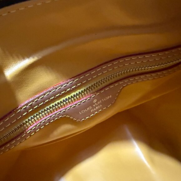 STUNNING Fashion Satchel with shoulder strap and bag charms w/LV Bag! - Picture 5 of 8